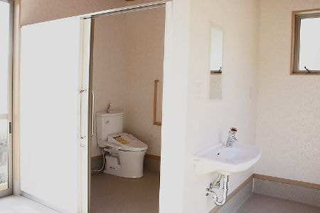 相葉苺園バリアフリートイレ