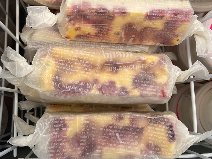 相葉苺園の苺を使用したチーズケーキ